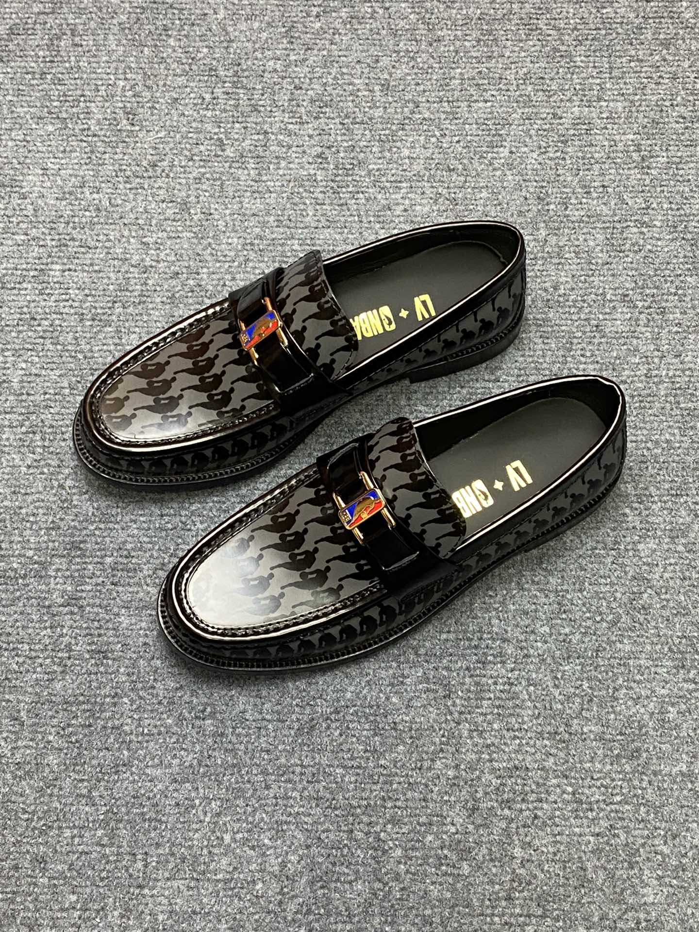 Louis Vuitton Men's Shoes